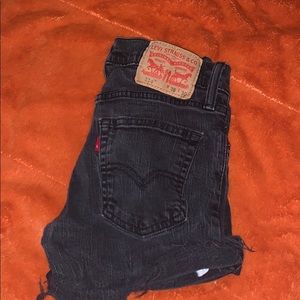 Black Levi’s Jean shorts
